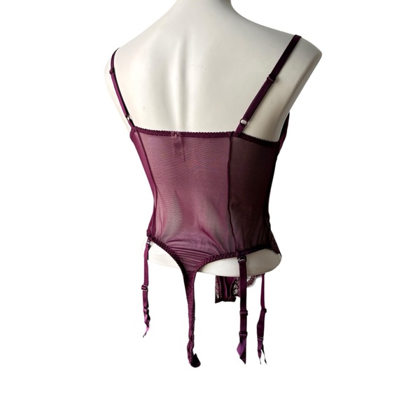 Victoria's Secret Burgundy Velvet Teddy Bodysuit
Vintage, Sz 36B - Picture 4 of 15